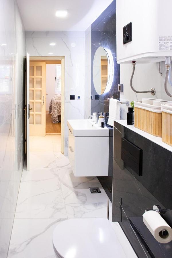 Three Bedroom Apartment With Old Town View - Orlanda'S Apartment Dubrovnik Eksteriør billede